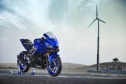 Yamaha présente la nouvelle YZF-R3 au style radical
