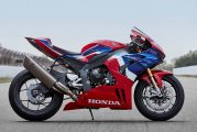 Le DIABLO SUPERCORSA SP de Pirelli, choisi en première monte de la nouvelle HONDA CBR Fireblade