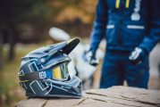 HUSQVARNA LANCE SA NOUVELLE COLLECTION DE VÊTEMENTS FONCTIONNELS OFFROAD 2020