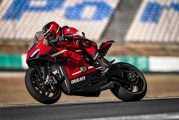 PIRELLI : UN ÉQUIPEMENT PERSONNALISÉ POUR LA DUCATI SUPERLEGGERA V4