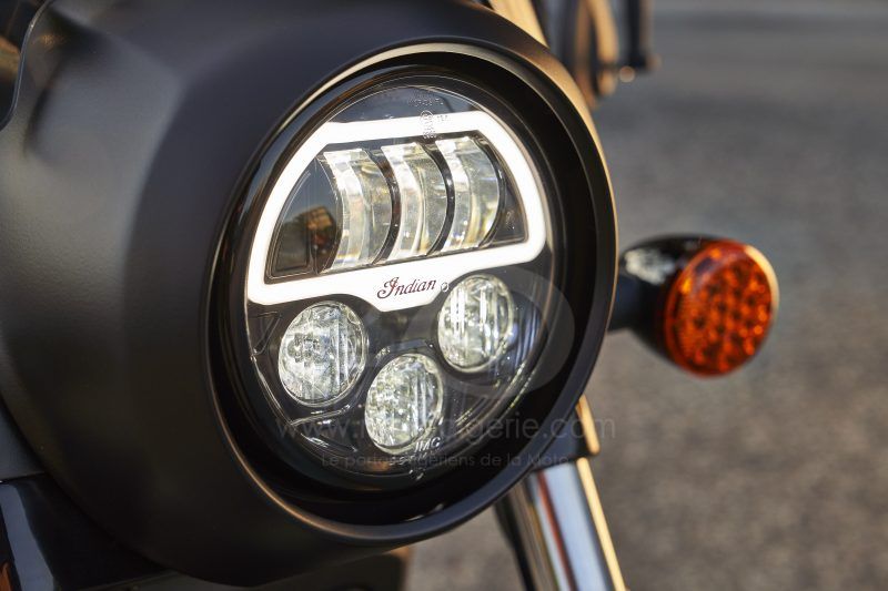 Phare à LED Pathfinder INDIAN SCOUT