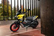 Aprilia SR GT : Premier scooter d'aventure urbaine de la marque Italienne