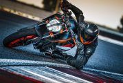 KTM 890 DUKE R 2022 : THE SUPER SCALPEL ADOPTE UN NOUVEAU LOOK