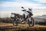 Ducati Multistrada V4 2022 : nouvelle couleur, mises à jour électroniques et nouveaux accessoires